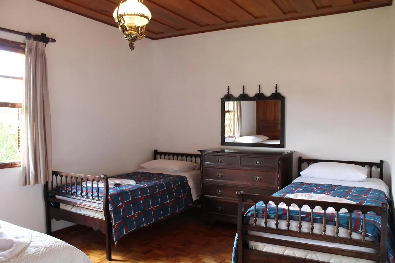 Casa Aconchegante No Capivari Campos do Jordao Tatil Evi